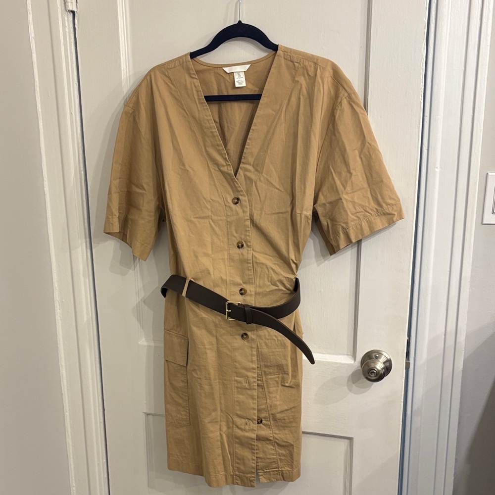 H&M beige short sleeve dress size large